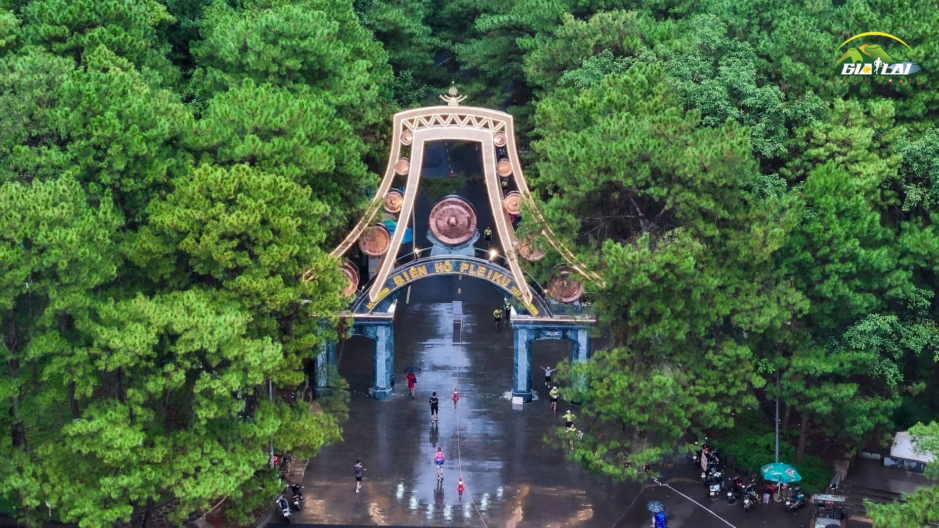 BIỂN HỒ – ĐIỂM KHỞI SINH CỦA HÀNH TRÌNH